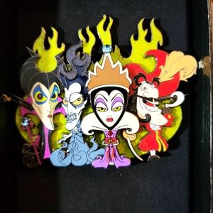 NIBDisney Pin Big Head Villain Roundup Jumbo Pin Featured Artist Collection 2006